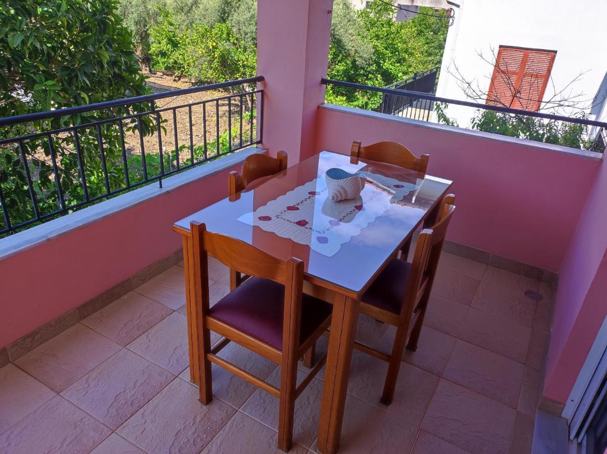 Villa Hospitality Никиана Екстериор снимка