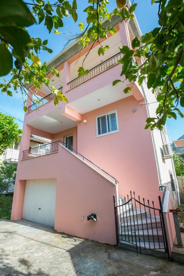 Villa Hospitality Никиана Екстериор снимка